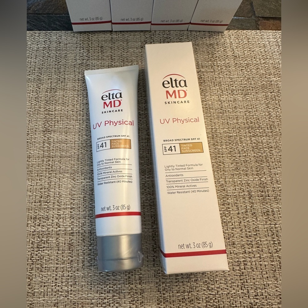 EltaMD skincare
UV physical